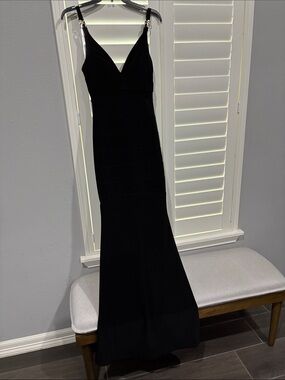 Emerald Sundae Black Maxi Dress with V-Neck